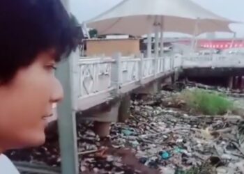 Kawasan Wisata Kampung Kapitan Tercemar Sampah Sungai Musi