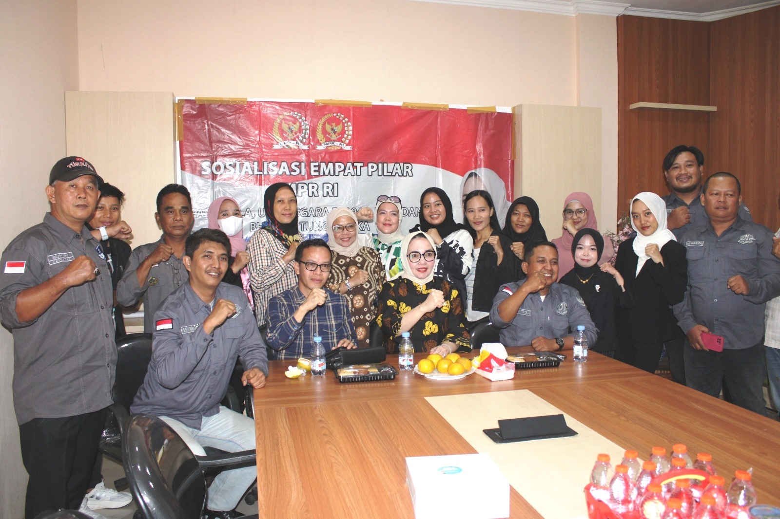 Hj Eva Susanti Perkuat Silaturahmi dengan Pengurus DPD PJS Sumsel di Palembang