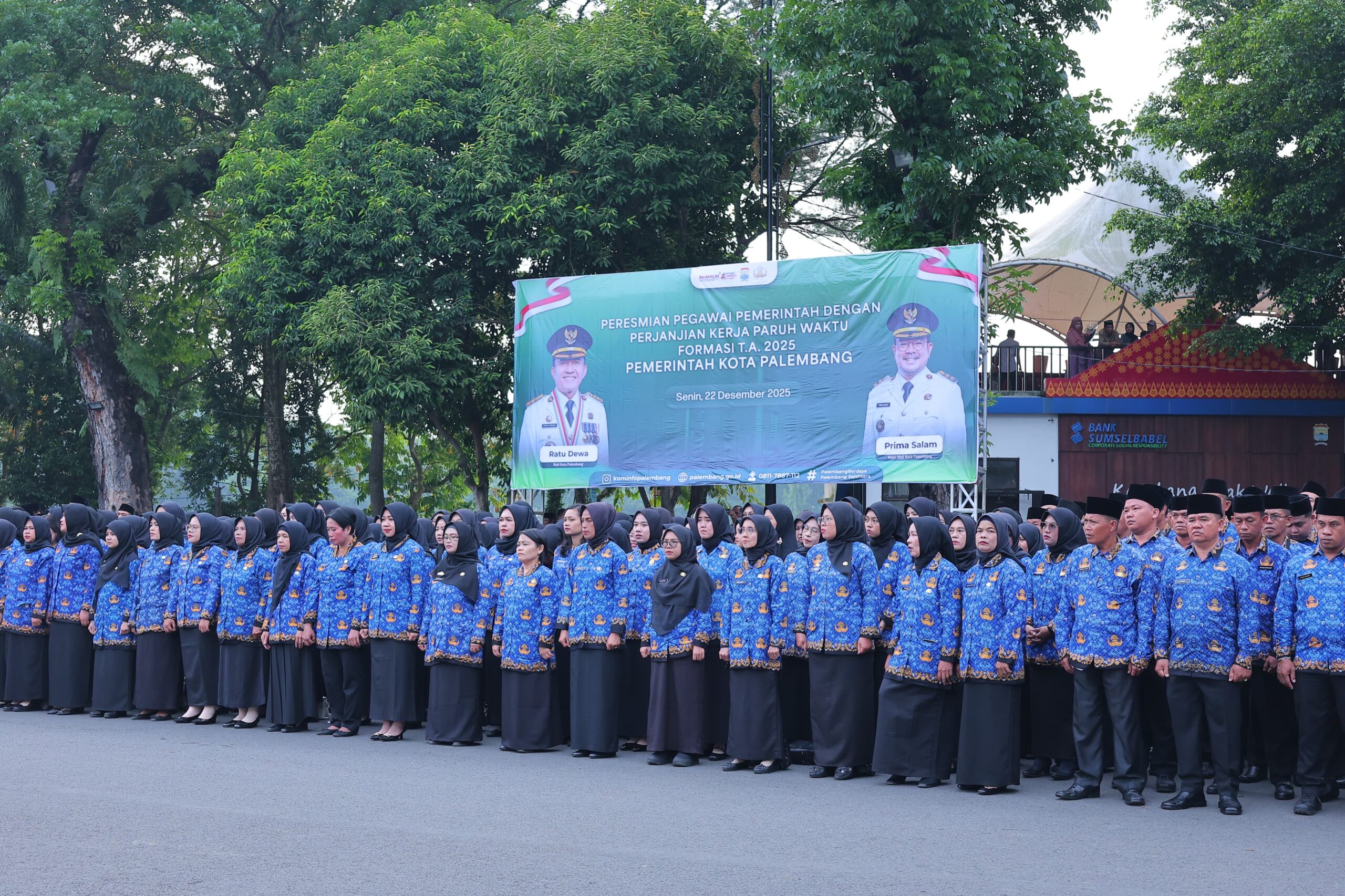 Ratu Dewa Resmi Lantik 2.037 PPPK Paruh Waktu Palembang 2025